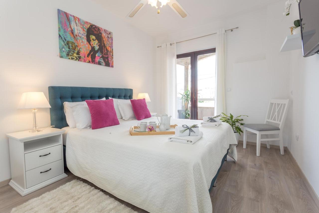 Apartments And Rooms Marija Hvar Town Exterior foto